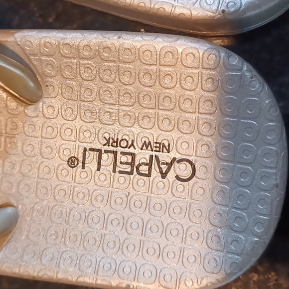 Capelli New York Rhinestone Flip Flop Sandals NEW - Picture 5 of 9